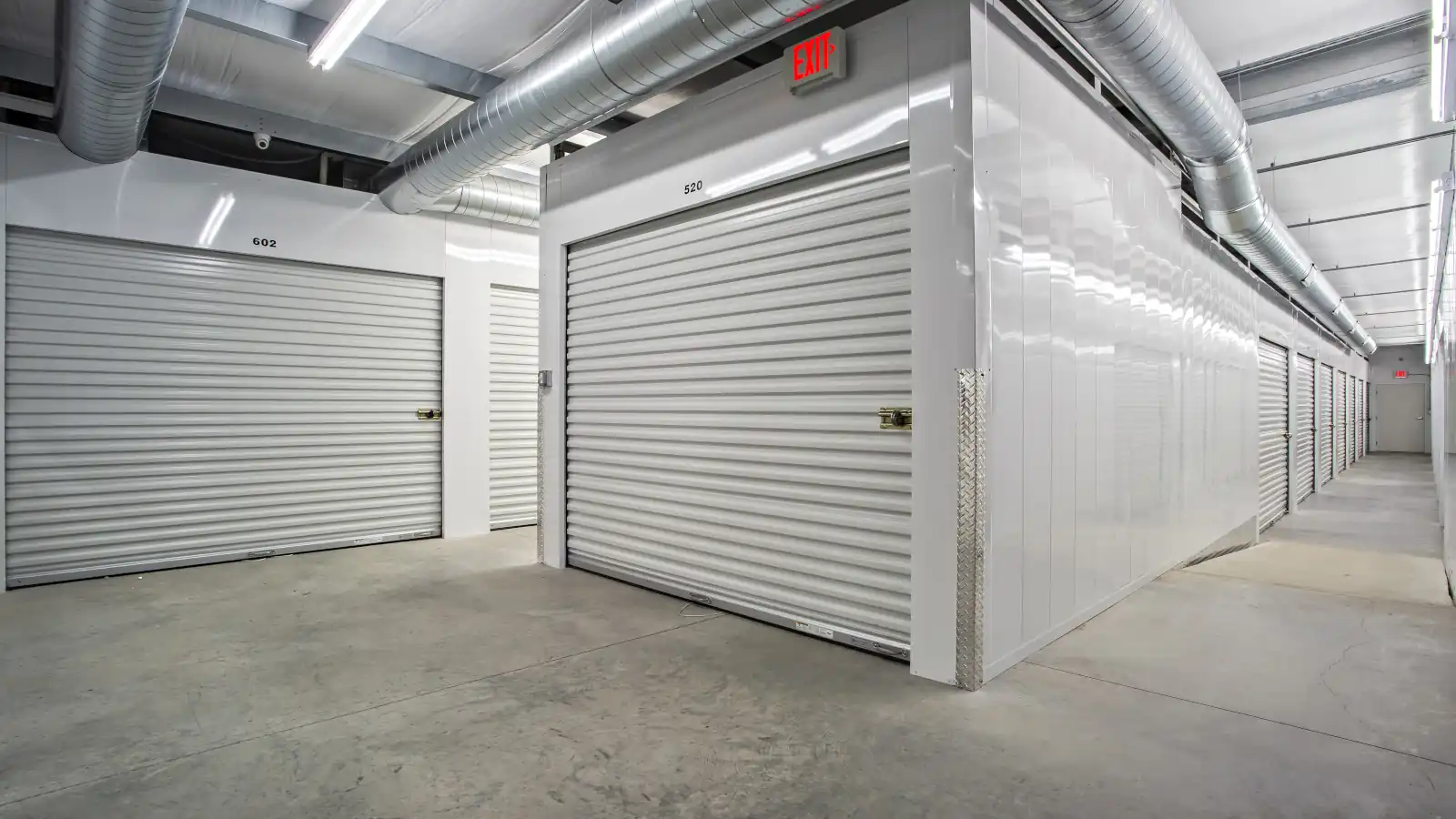 clean secure storage units in clay